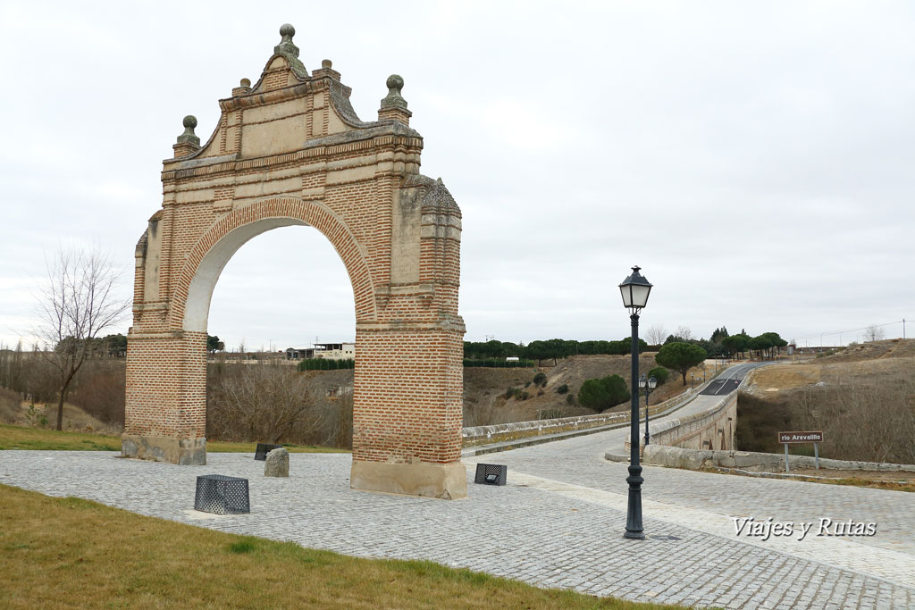 Arco y Puente de Medina, Arévalo