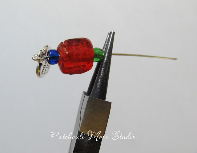 Patchouli Moon Studio~ Tutorial for Making a Zipper Pull With Beads & a Charm