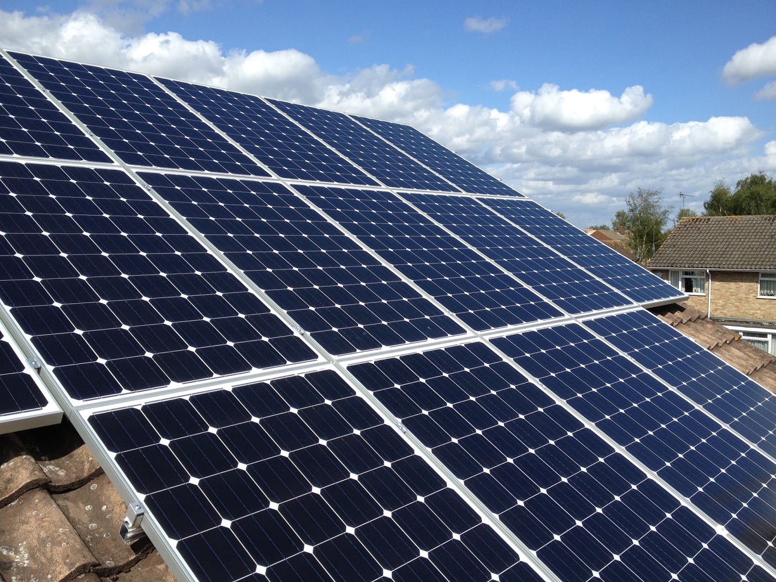 4kw-solar-panel-system-installed-in-windsor-berkshire-by-jb-electrical