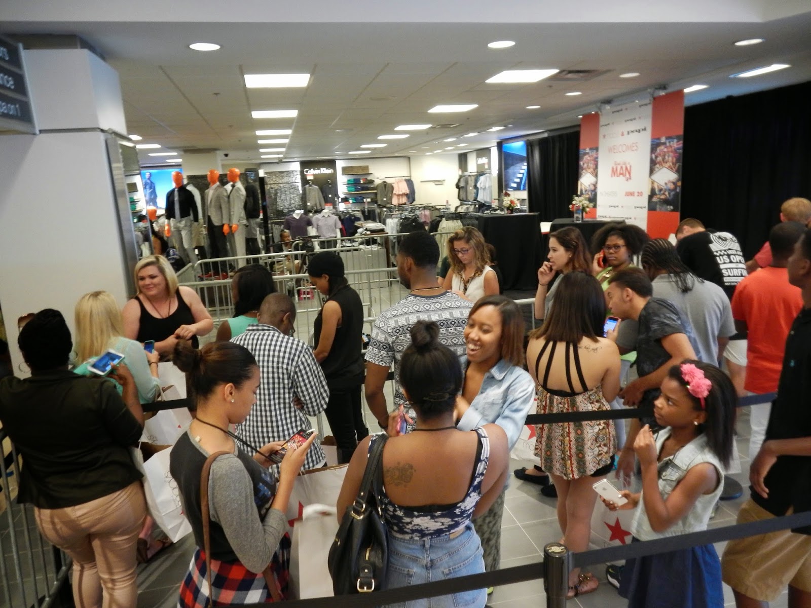 Macy's & Papi host Meet and Greet with Kevin Hart and Terrence J from ...