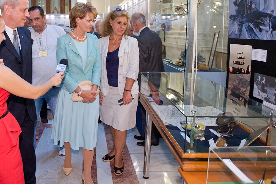 took part in the foyer of the Senate plenary, the exhibition is dedicated to the celebration of the 70th anniversary of the liberation struggles of the national territory