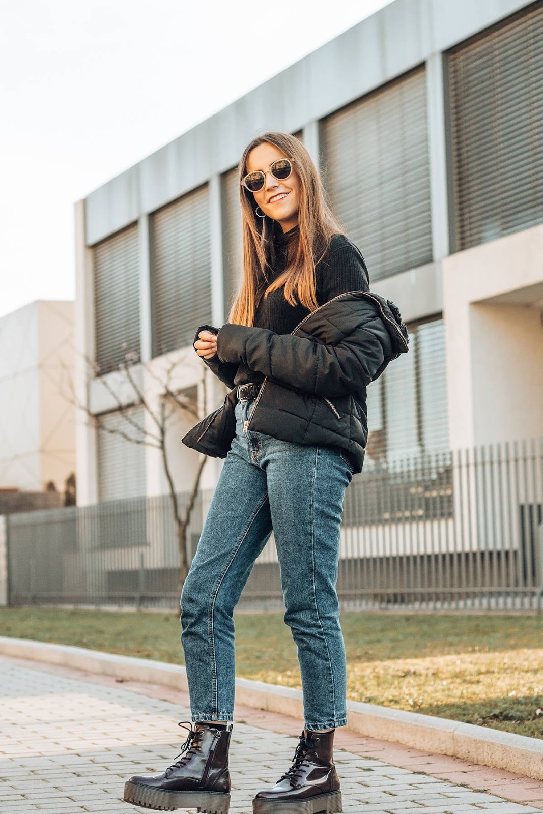 basic outfit mom jeans chunky boots basic outfit mom jeans chunky boots