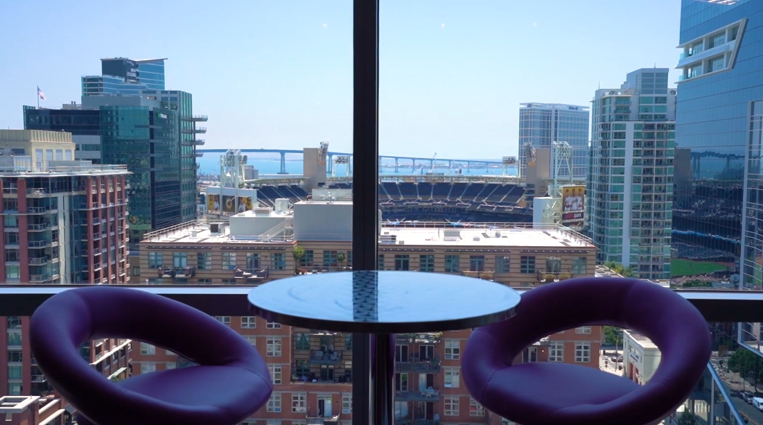 20 Interior Design Photos vs. 800 The Mark Ln #707, San Diego Luxury Condo Tour