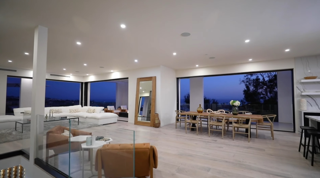 43 Interior Design Photos vs. 5944 Filaree Heights Rd, Malibu Luxury Home Tour