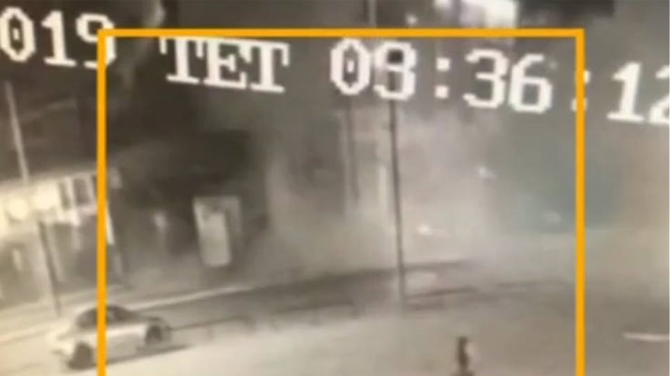 Βίντεο ντοκουμέντο από τη στιγμή της έκρηξης σε νυχτερινό κέντρο στο Γκάζι Βίντεο ντοκουμέντο από τη στιγμή της έκρηξης σε νυχτερινό κέντρο στο Γκάζι