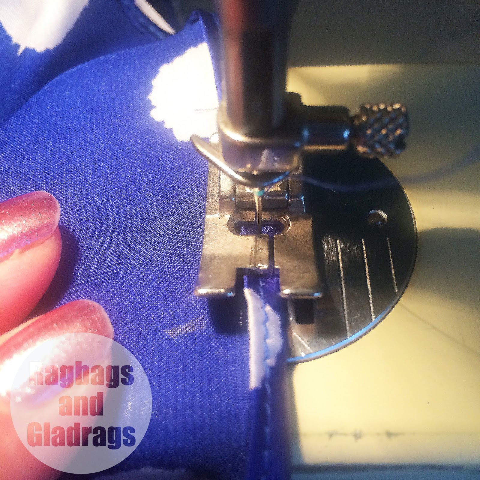 ragbags and gladrags Made by the Sea Tutorial Rolled hem