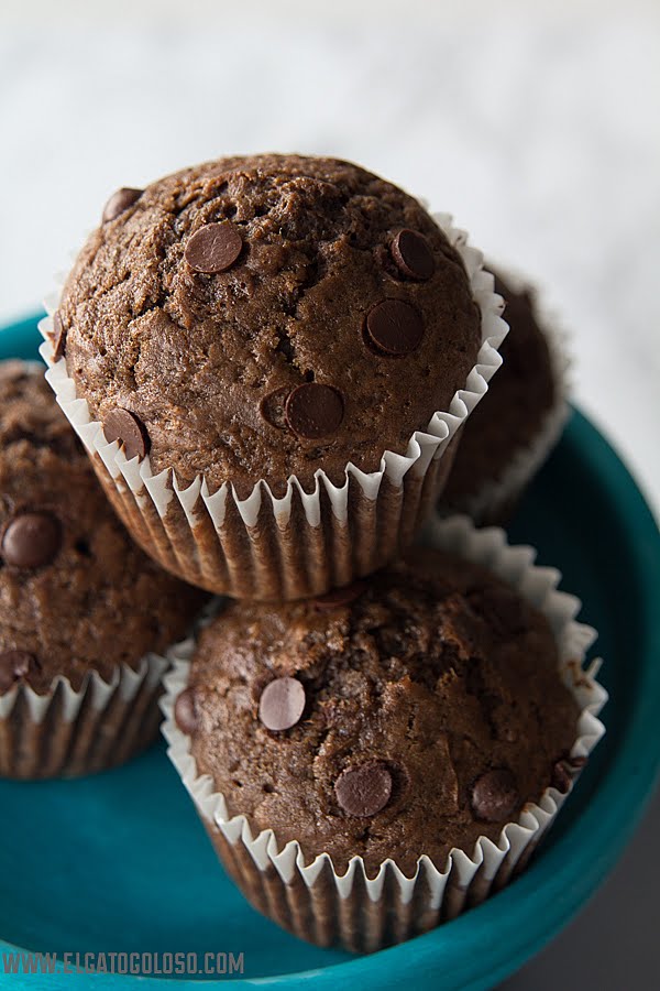 Muffins de banana y cacao...o cómo tomar decisiones el gato goloso