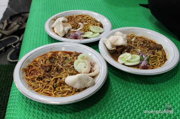 warong kupi dan mie aceh baroena bukittinggi