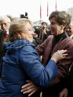 CHILI: ISABEL ALLENDE ET MICHELLE BACHELET LORS DE LA COMMÉMORATIONS DU 40ÈME ANNIVERSAIRE DU COUP D’ÉTAT, LE 9 SEPTEMBRE 2013