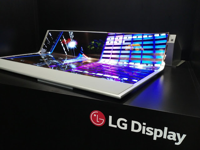 LG Displays 77 flexible and transparent OLED LG Displays 77 flexible and transparent OLED