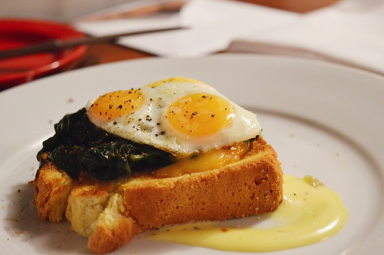 Eggs Florentine, The Three Cups in Stockbridge review, food bloggers UK