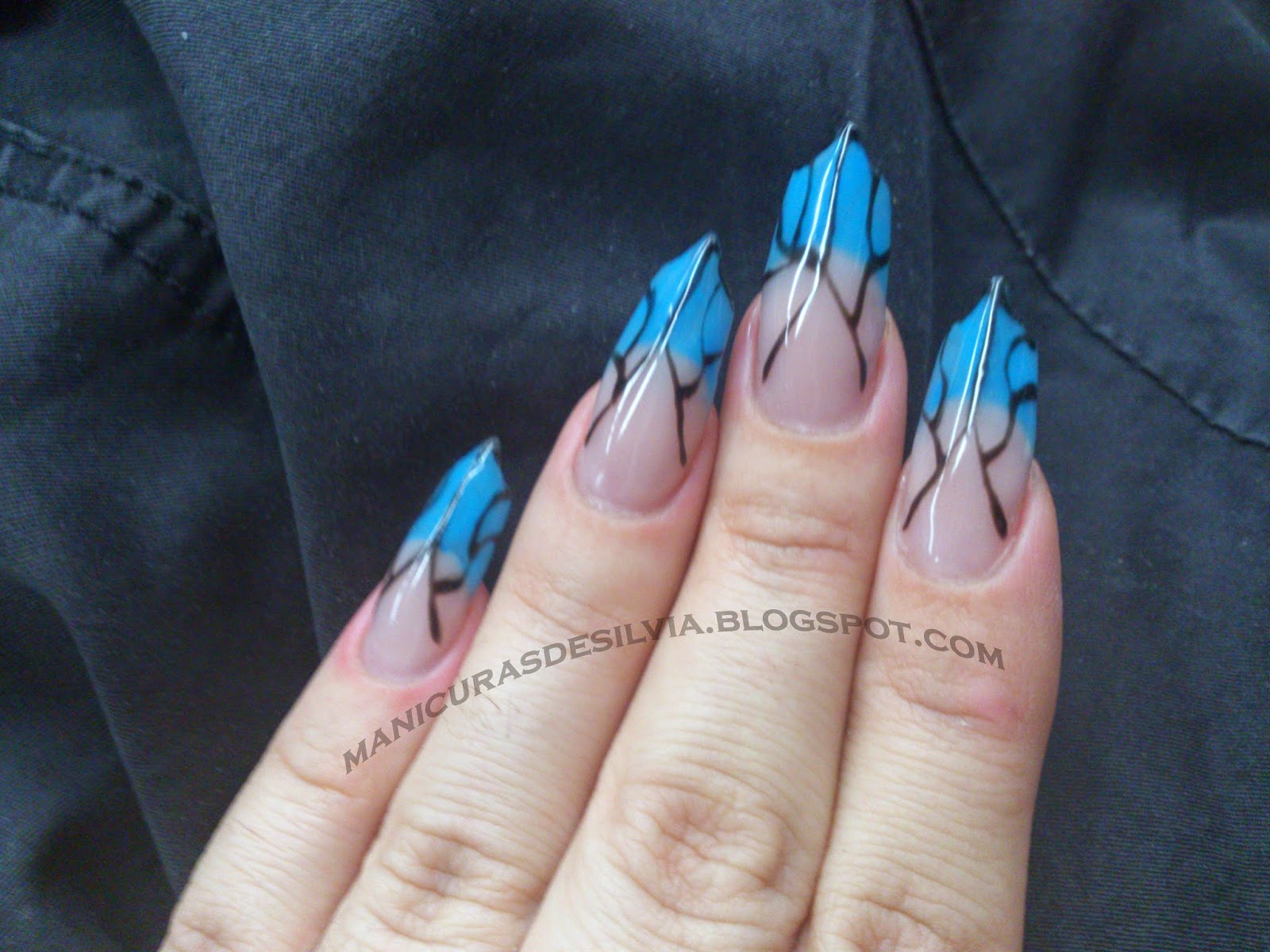 Manicuras de Silvia Algo nuevo uñas "blade" (Blade nails)