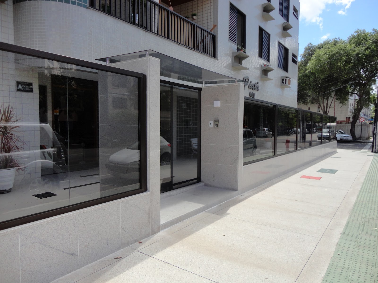 ARQUITETURA E INTERIORES Fachada Edifício Jardim da Penha