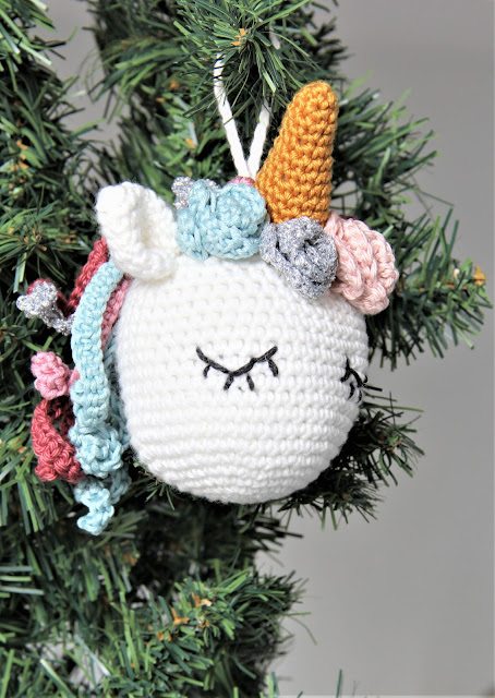 Crochet, eenhoorn, Gratis haakpatronen, gratis patroon, haken, kerst, kerstbal, Studio Mojo, unicorn, XX Kerst XX, 