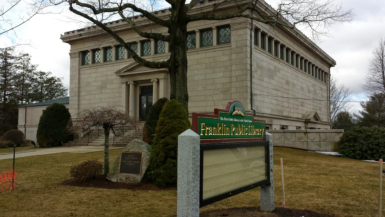Franklin Public Library - new sign back in place after an accident took it down in Oct 2014
