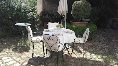 Positive Eating Living Déjeuner D été Sur La Terre Même Pour Un Déjeuner Ordinaire J En Profite Toujours Dresser Une Très Belle Table Avec