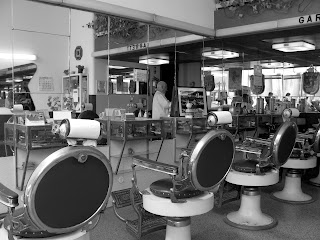 cadeiras da barbearia Garrett Porto by Joao Pires photo