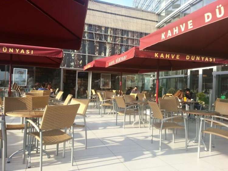 Kahve Dünyası Yeşimle Her Telden Hayata ve yaşama dair ne varsa