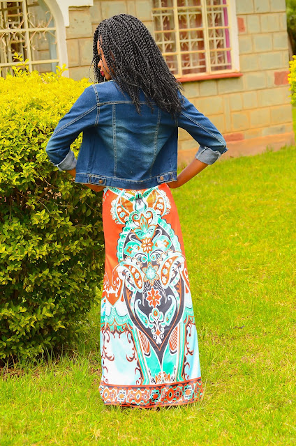 How to wear a maxi skirt with denim