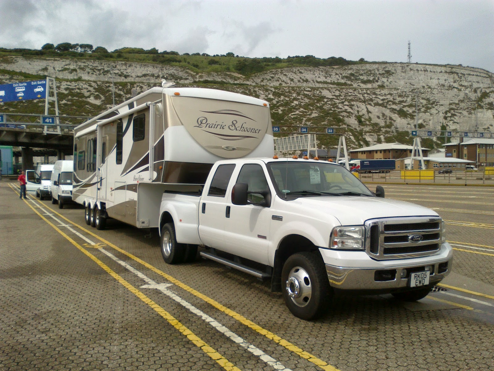 Towing a 5th wheel to France