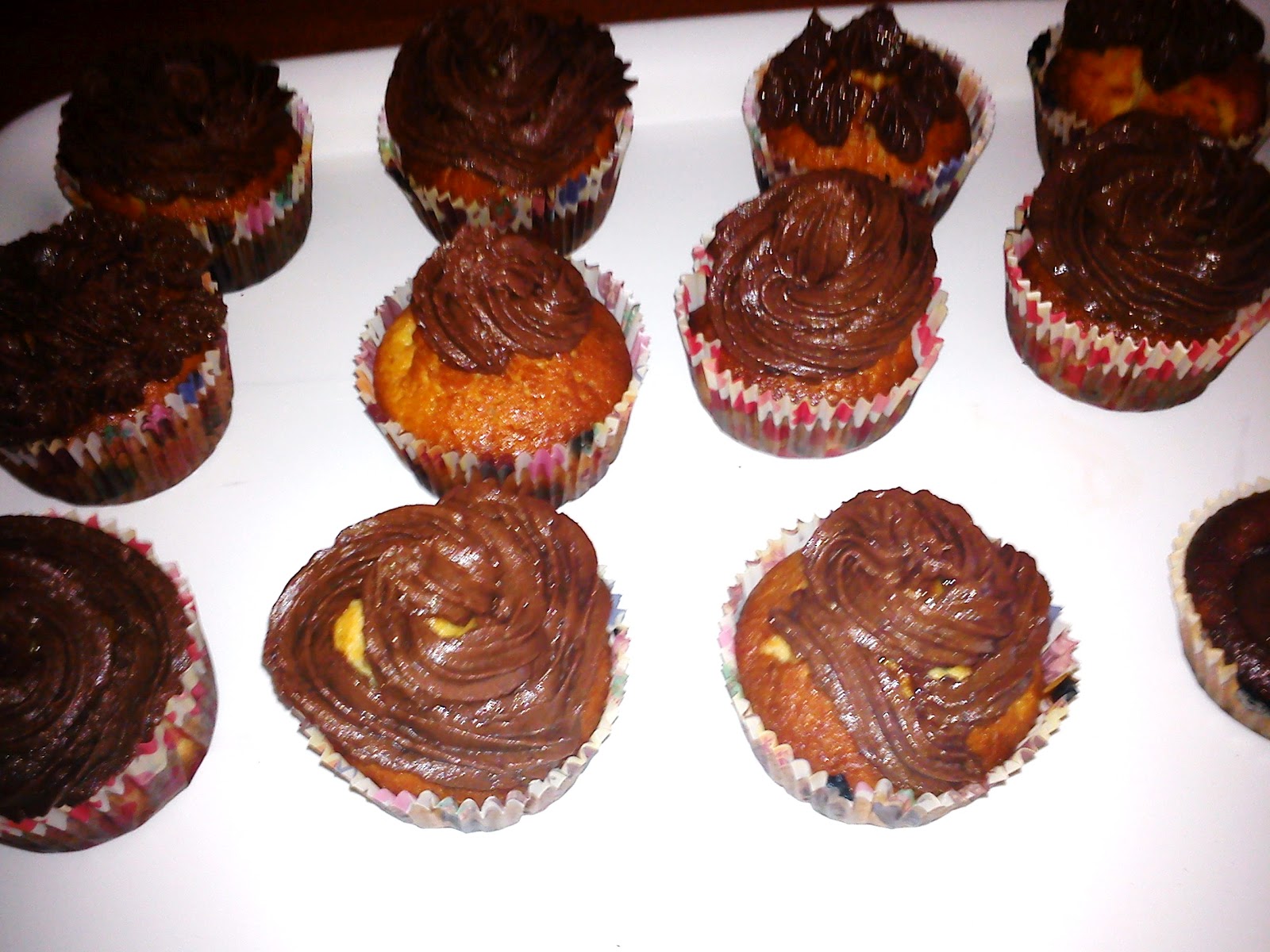 Sweetie Baker Cupcakes de plátano y coco con ganaché de chocolate negro