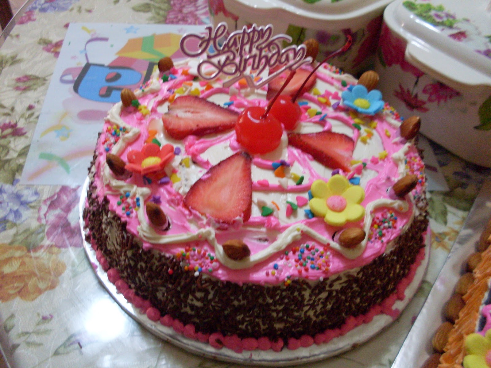 Double F Gallery Moist strawberry Cake