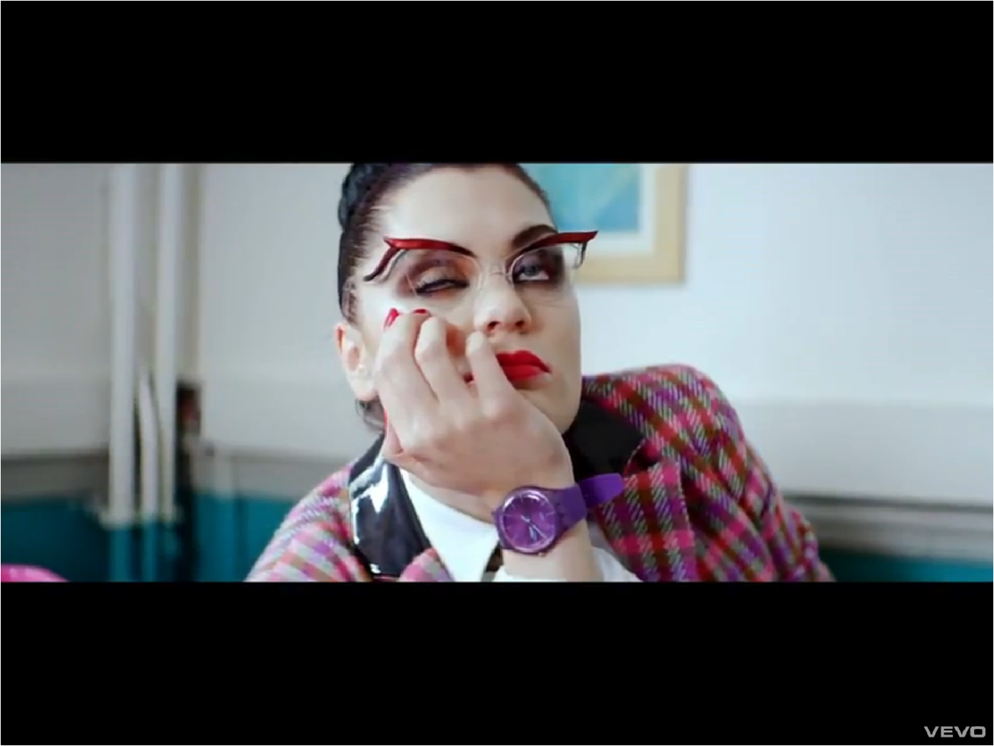 Emily thorne 2019. Ava max who's. You can't hide (feat. Jessie j who's laughing now. Ava max обложка альбома.