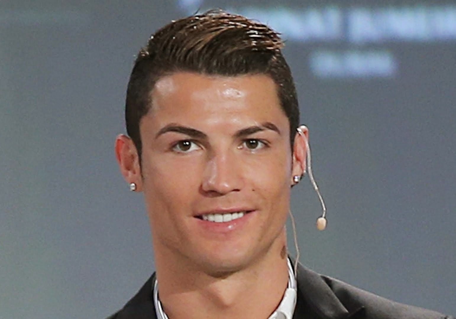 Gaya Rambut Ronaldo Terbaru 2015, Dari samping, Depan dan ...