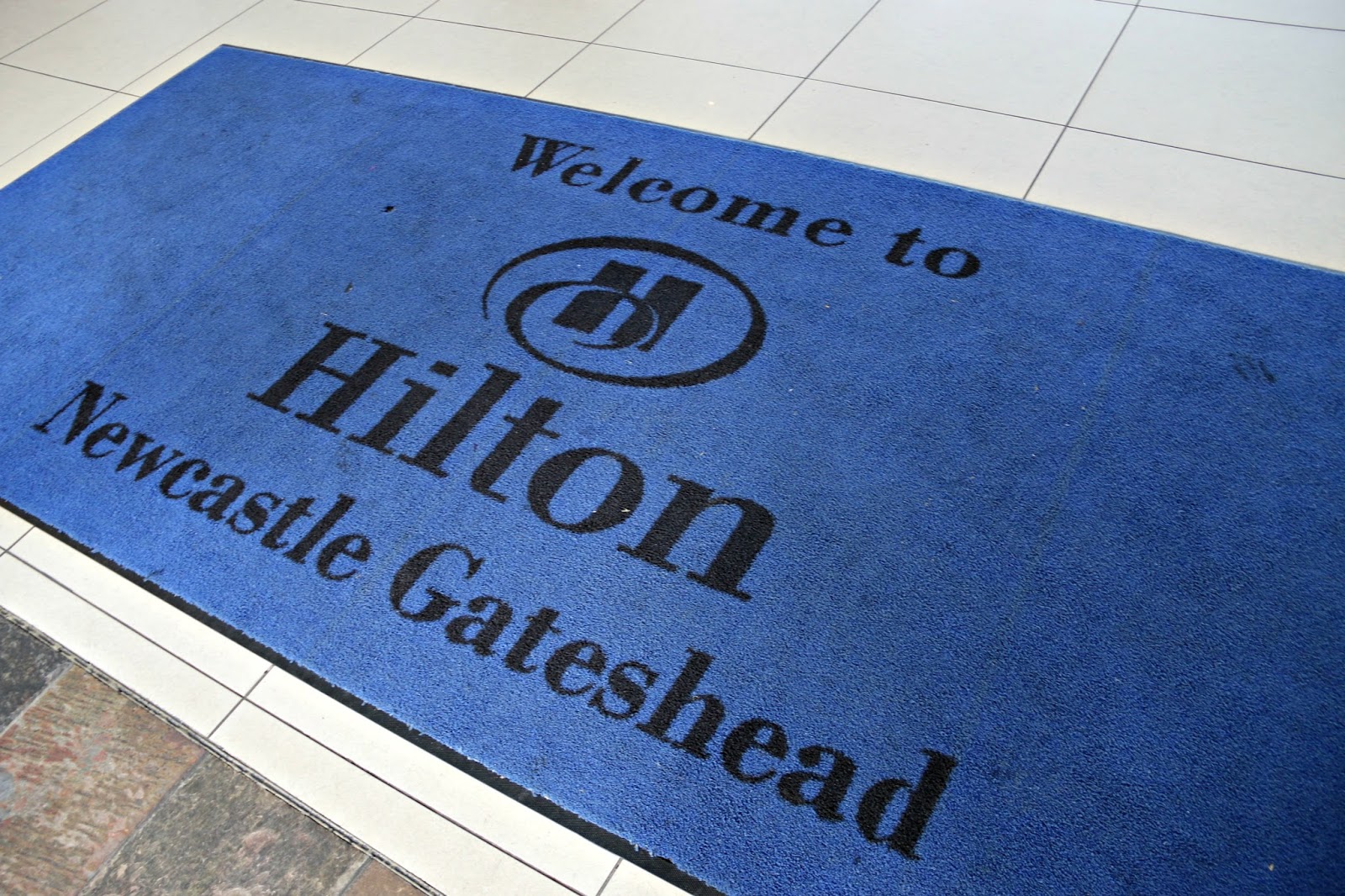 Hilton Newcastle Gateshead Hotel Review & The Windows On The Tyne Restaurant Dairy Free Menu