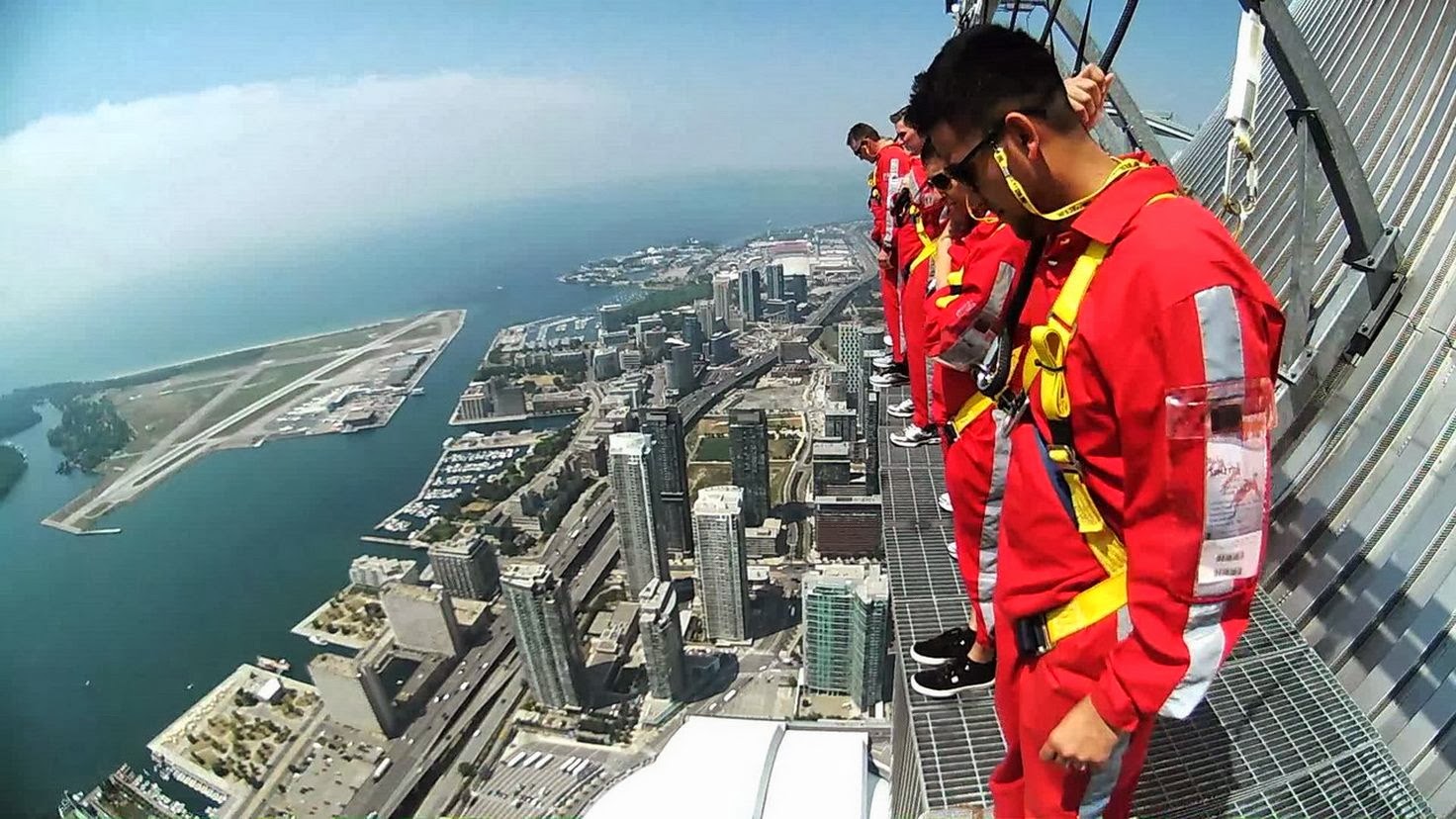 Шон шварнер. Бурдж халифа вид с шпиля. Лестница хайку на острове оаху гавайи. Экстремальные места дальнего востока. Москва останкинская башня внутри.