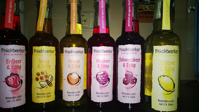 6 Fruchtessige in Flaschen
