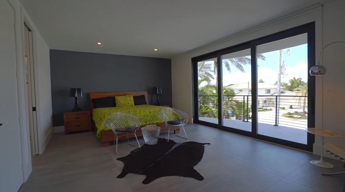 Tour 2900 NE 24th Ct, Fort Lauderdale, FL vs. 39 Interior Design Photos