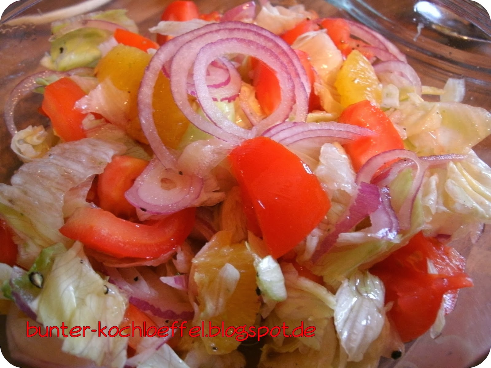 bunter-kochloeffel: Eisbergsalat mit Orangen-Vinagrette