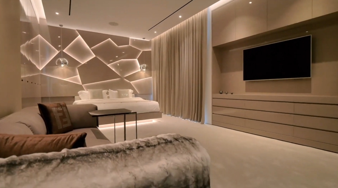 92 Interior Design Photos vs. ONE100, Palm Jumeirah Dubai Luxury Beach Mansion Tour