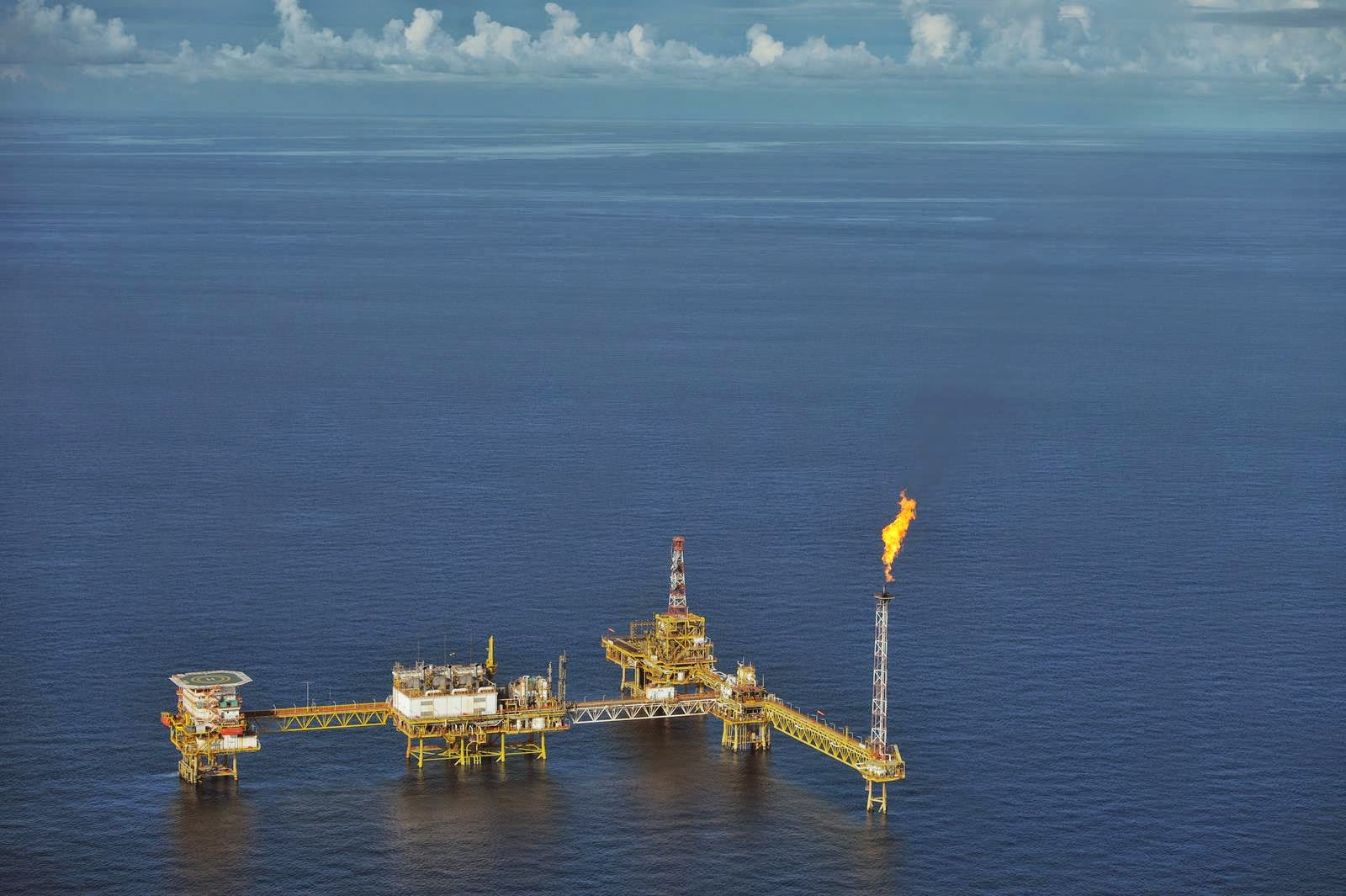 Story of a Traveller Gambar PETRONAS