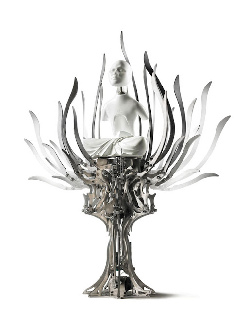 Oh, by the way... BEAUTY SculptureWang Zi Won