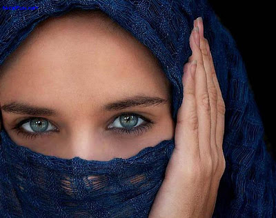 Resultado de imagem para Os belos olhos de uma mulher