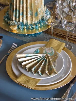 decoracion mesa navidad doradod y azul adorno servilleta