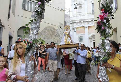 Bolivianos en Italia celebran Urkupiña con majestuosa entrada folklórica