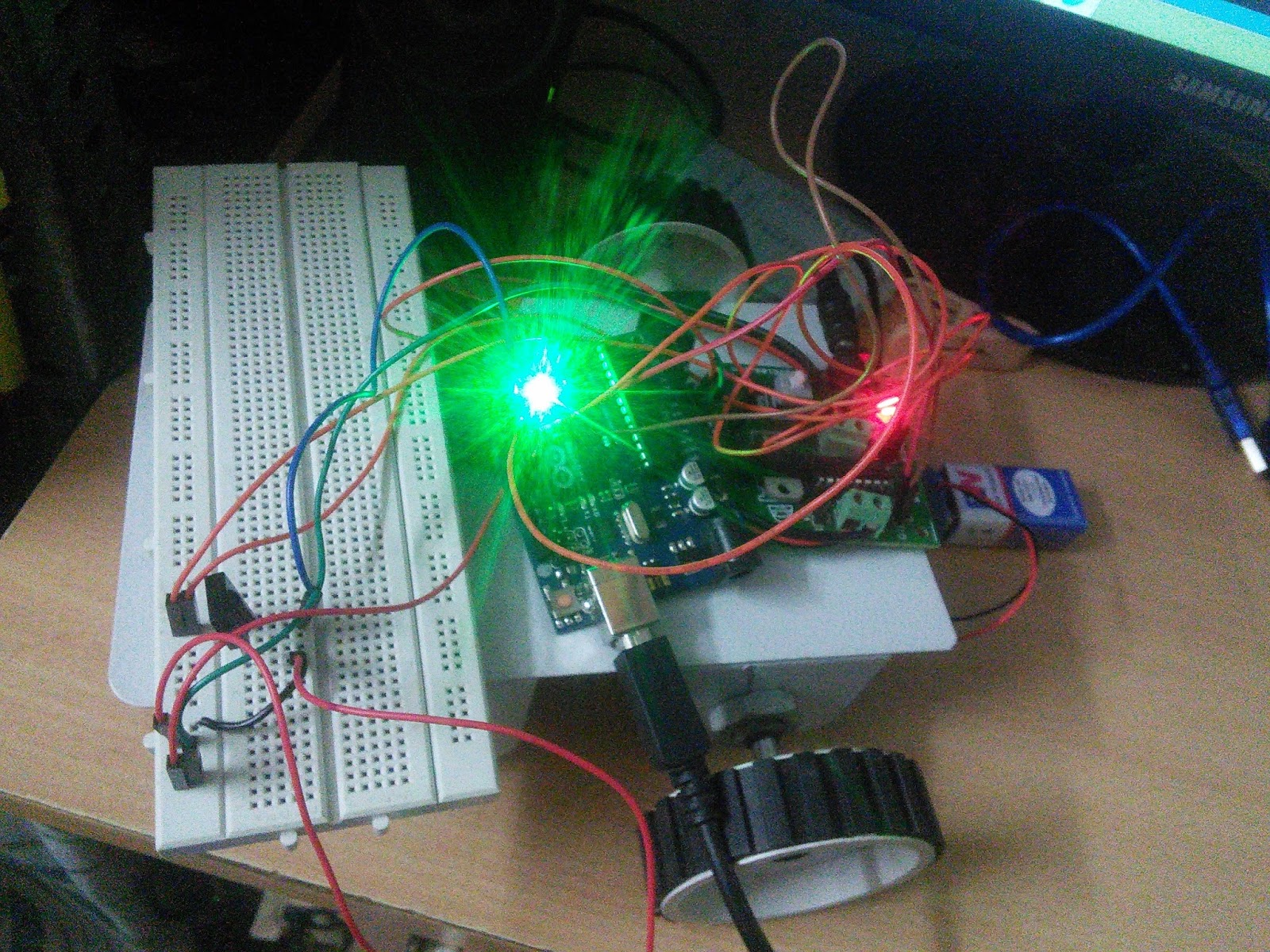 LookForLk: Remote Controlled Car using Arduino Uno