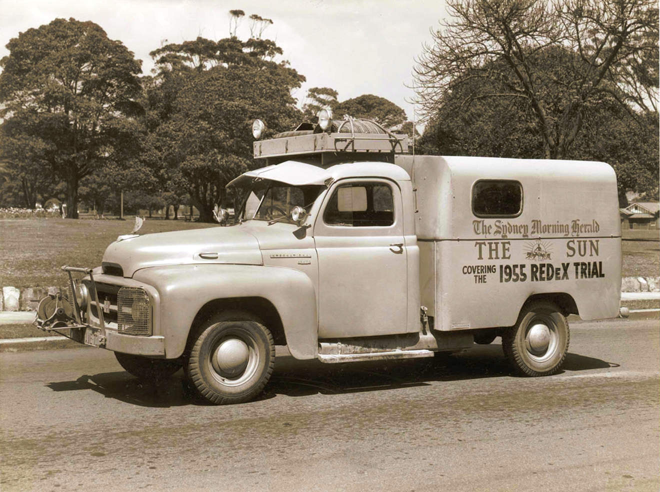 transpress nz 1955 International Harvester delivery truck