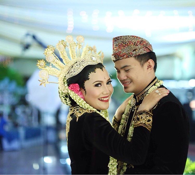 Sanggar Nusantara Dot Com Jakarta Paket Rias Pengantin Madura Sanggar Rias Pengantin Madura Sewa Paket Rias Pengantin Busana Madura Di Jakarta Hub 085211711318 Atau 081297046330 Sewa Baju Adat