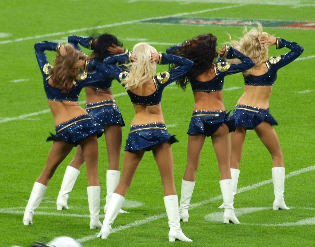 Pro Cheerleader Heaven St. Louis Rams Cheerleaders Working the Sideline
