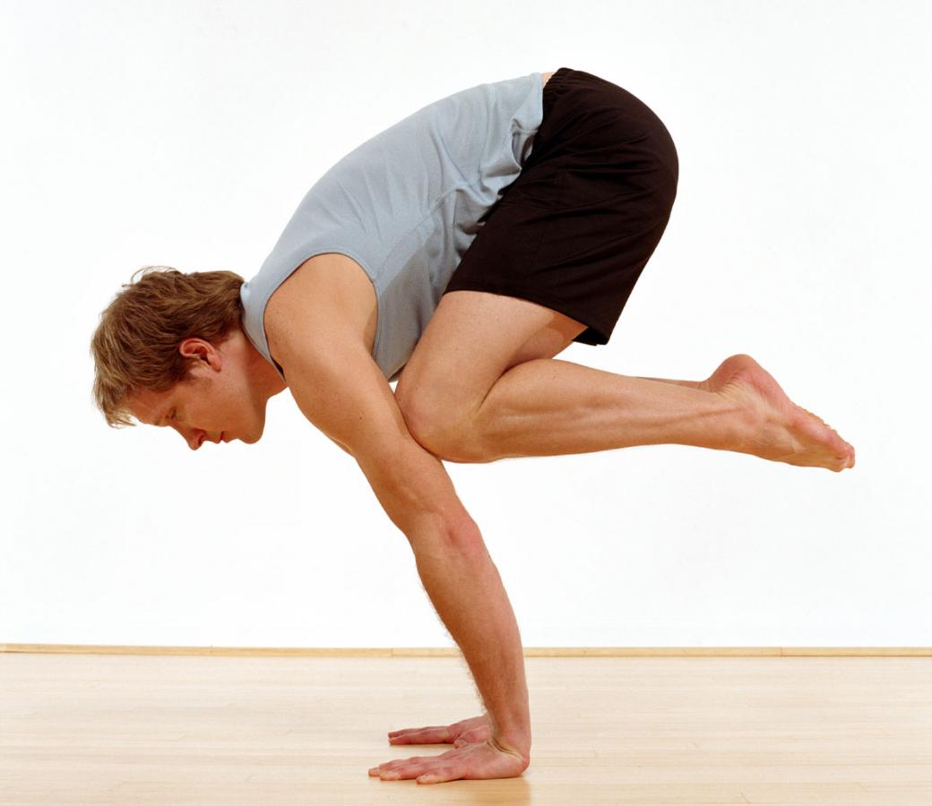 Какими упражнениями потенции. Асана Тадасана. Позы йоги. Силовая йога. Силовая йога для мужчин.