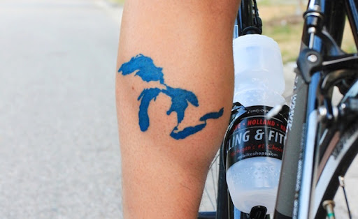 Esta tinta azul bezerro de tatuagem