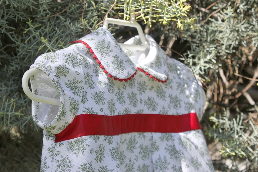 DIY Ropa de bebé: Vestido de flores y mangas de globo. patrón gratis