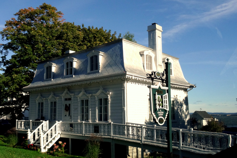 TRAVEL AND LIFESTYLE DIARIES The Village of SaintJeandel’Îled