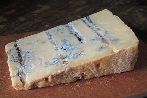 Gorgonzola - The Italian Blue - Quatro Fromaggio and Other Disgraces on ...