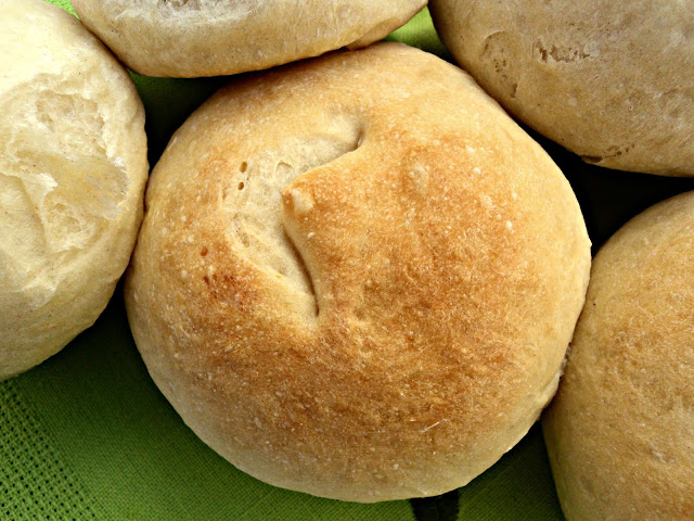 Panecillos de pan blanco con poolish de yogur Olor a hierbabuena panecillos, pan, bollos, yogur, receta