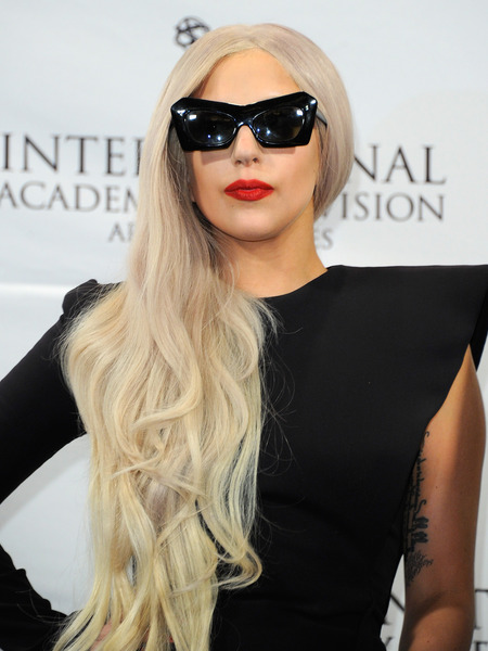 A R O H A!: Lady Gaga hits a “WORLD” record of 25 million Twitter ...